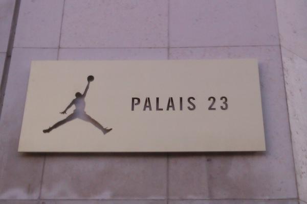 PALAIS 23 - plaque entrée Palais de Tokyo - Go with the Blog