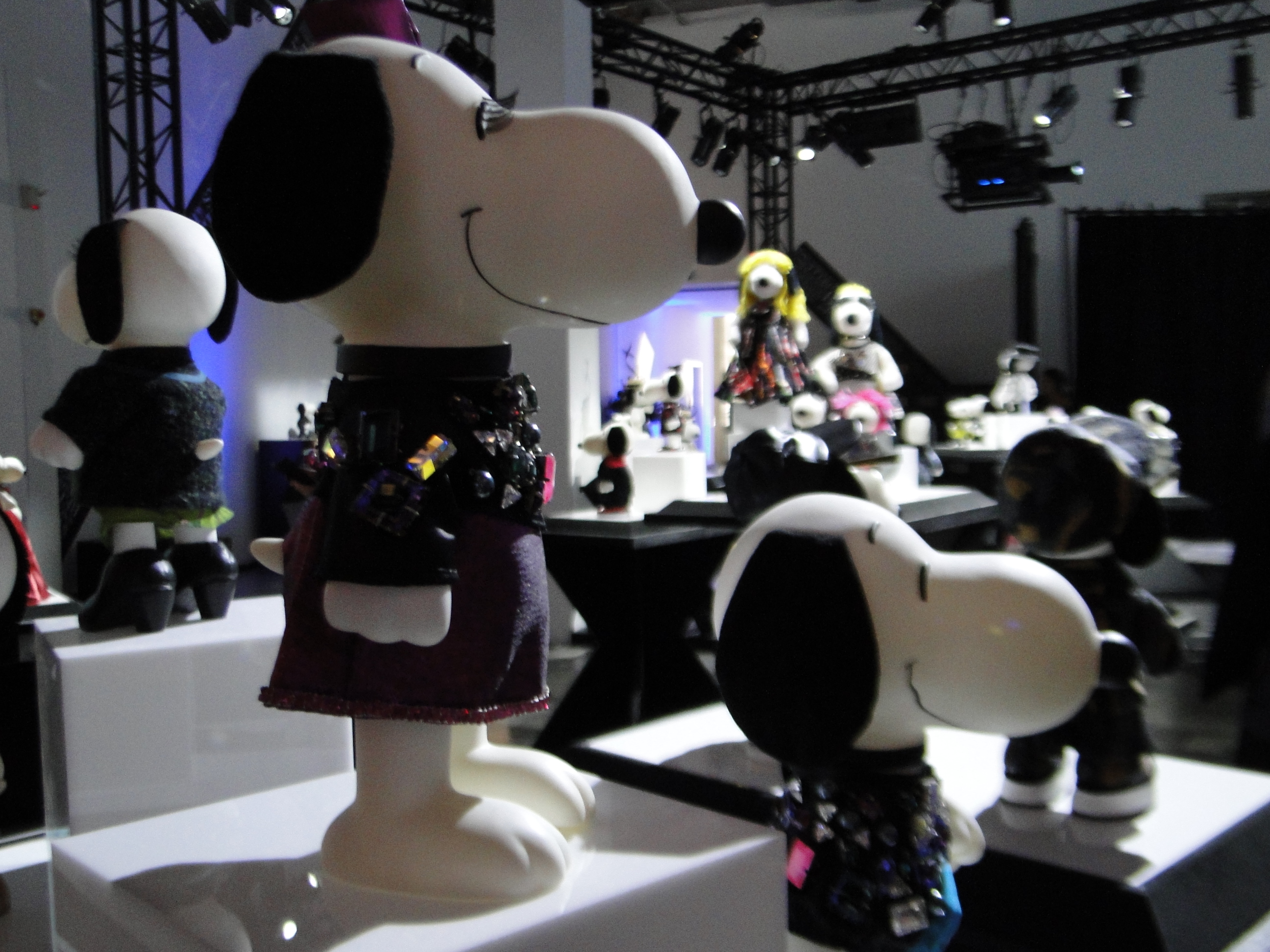 SNOOPY AND BELE IN FASHION Paris France Exhibition Exposition - Palais de Tokyo - copyright Go with the Blog DSC06427