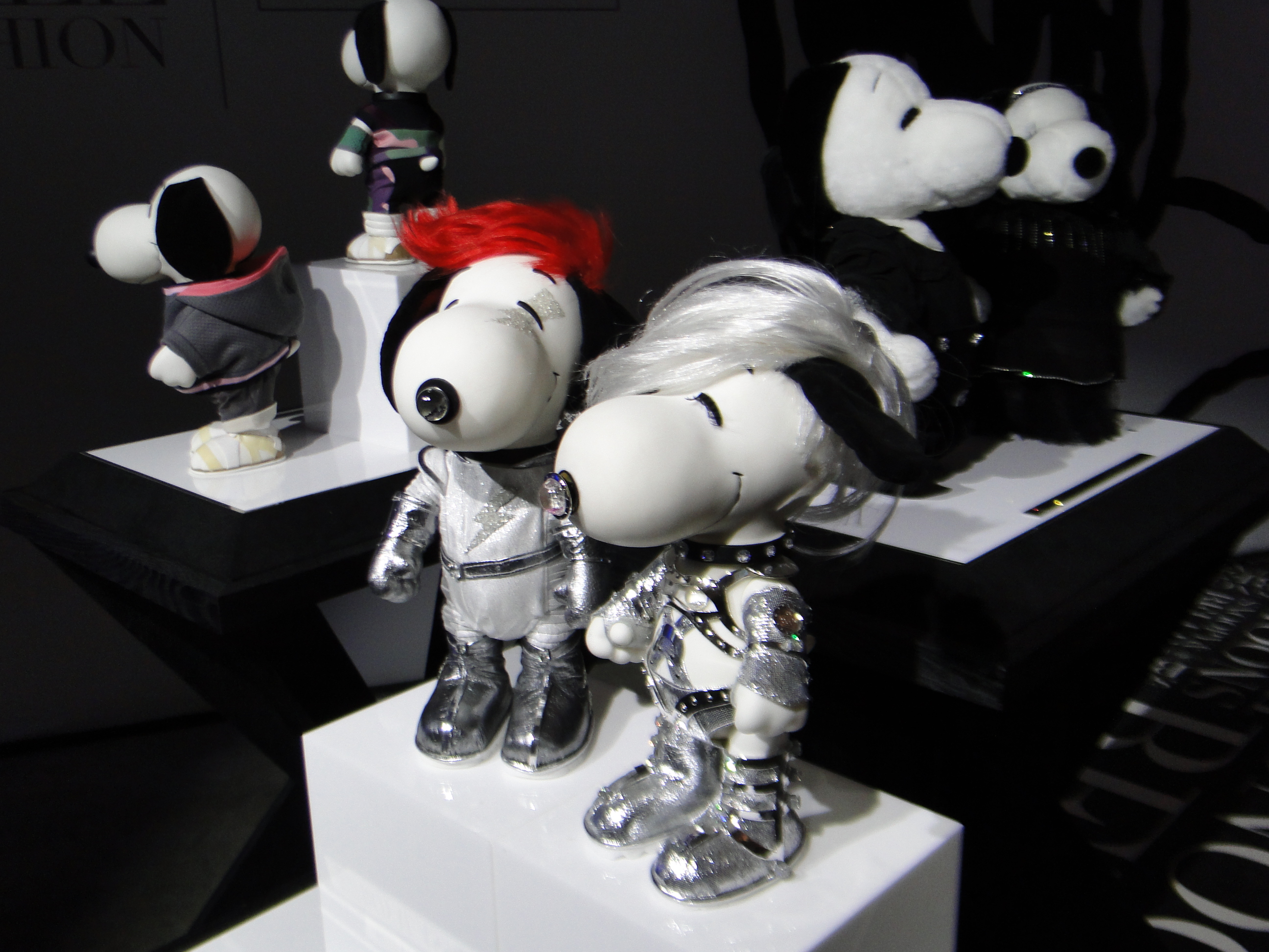 SNOOPY AND BELE IN FASHION Paris France Exhibition Exposition - Palais de Tokyo - copyright Go with the Blog DSC06428