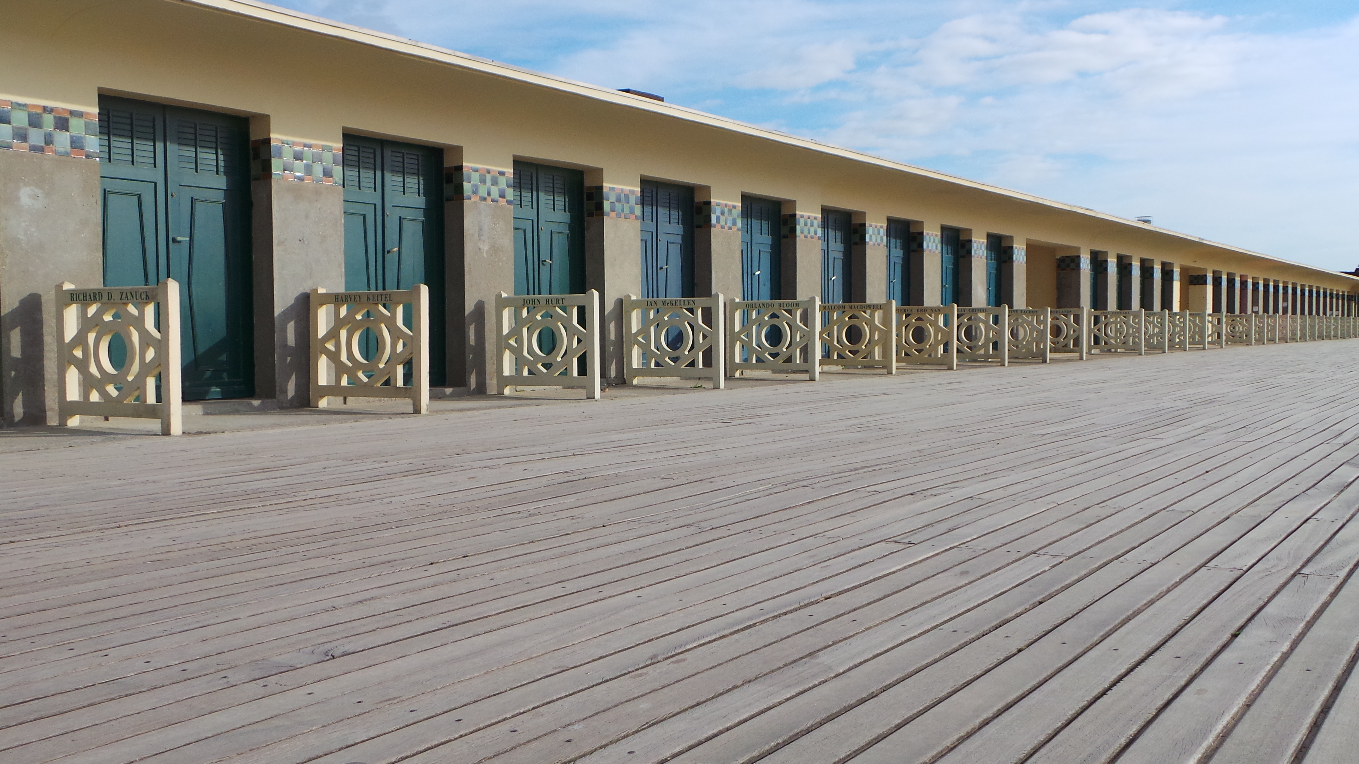 DEAUVILLE - visiter Deauville Plage Planches Luxe Normandie Normandy - copyright Go with the Blog 20160725_192815
